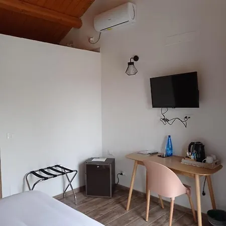 Relais Frasimon Antico Casale 圣维托彻帝诺